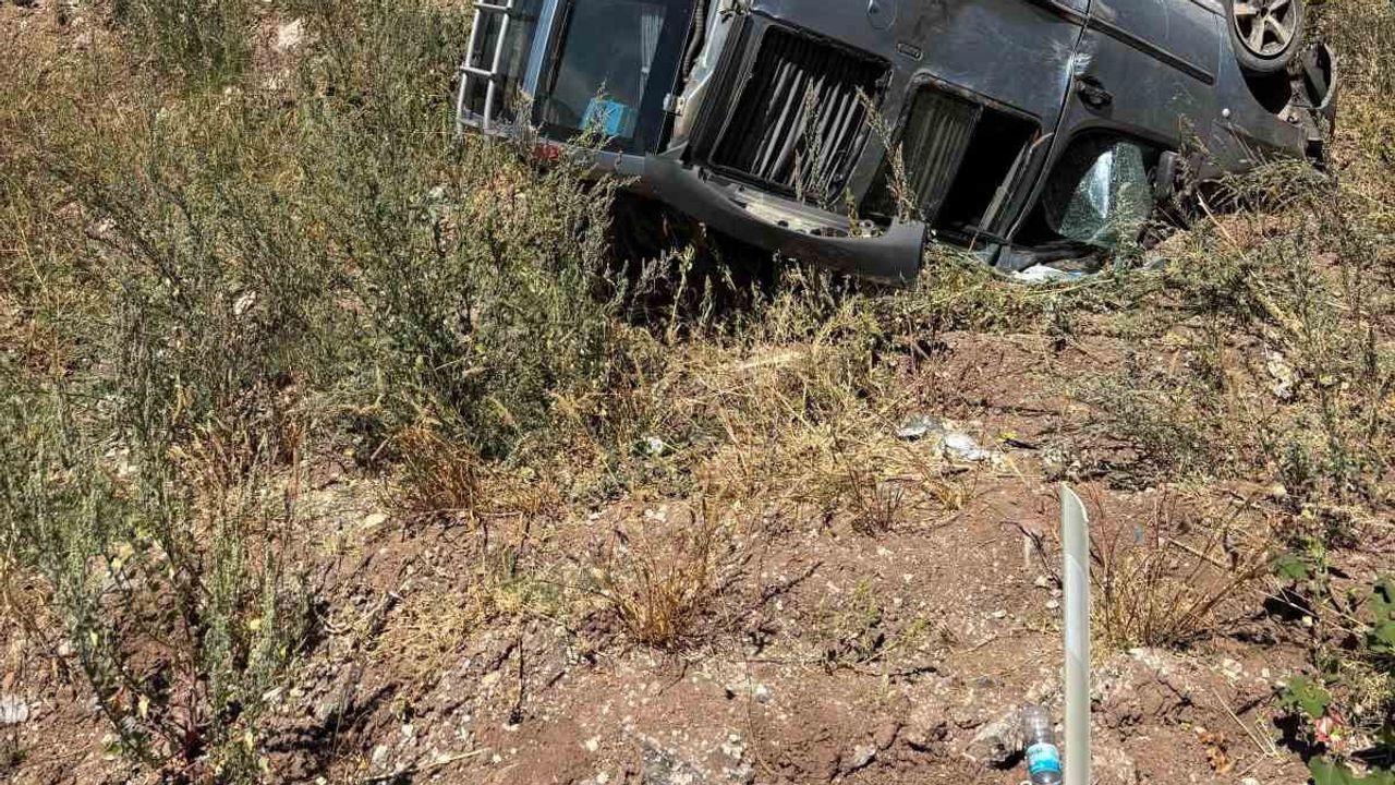 Gölpazarı'nda kontrolden çıkan araç takla attı, sürücü hastaneye kaldırıldı