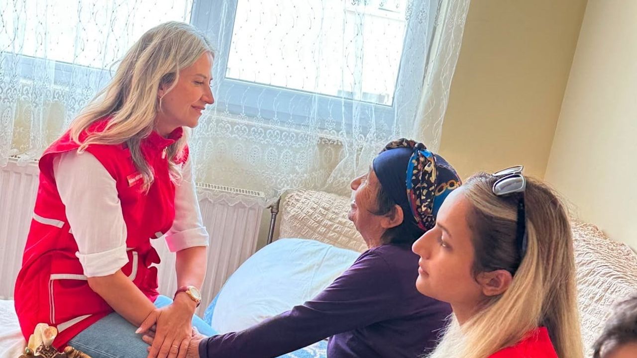 Gönüllü evde bakım ile Kars'ta yalnızlığa karşı köprü kuruluyor
