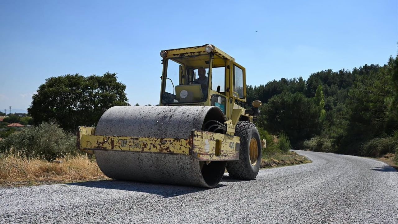 Gördes'te 14 kilometrelik bağlantı yolu konfor ve güvenlik için yenilendi