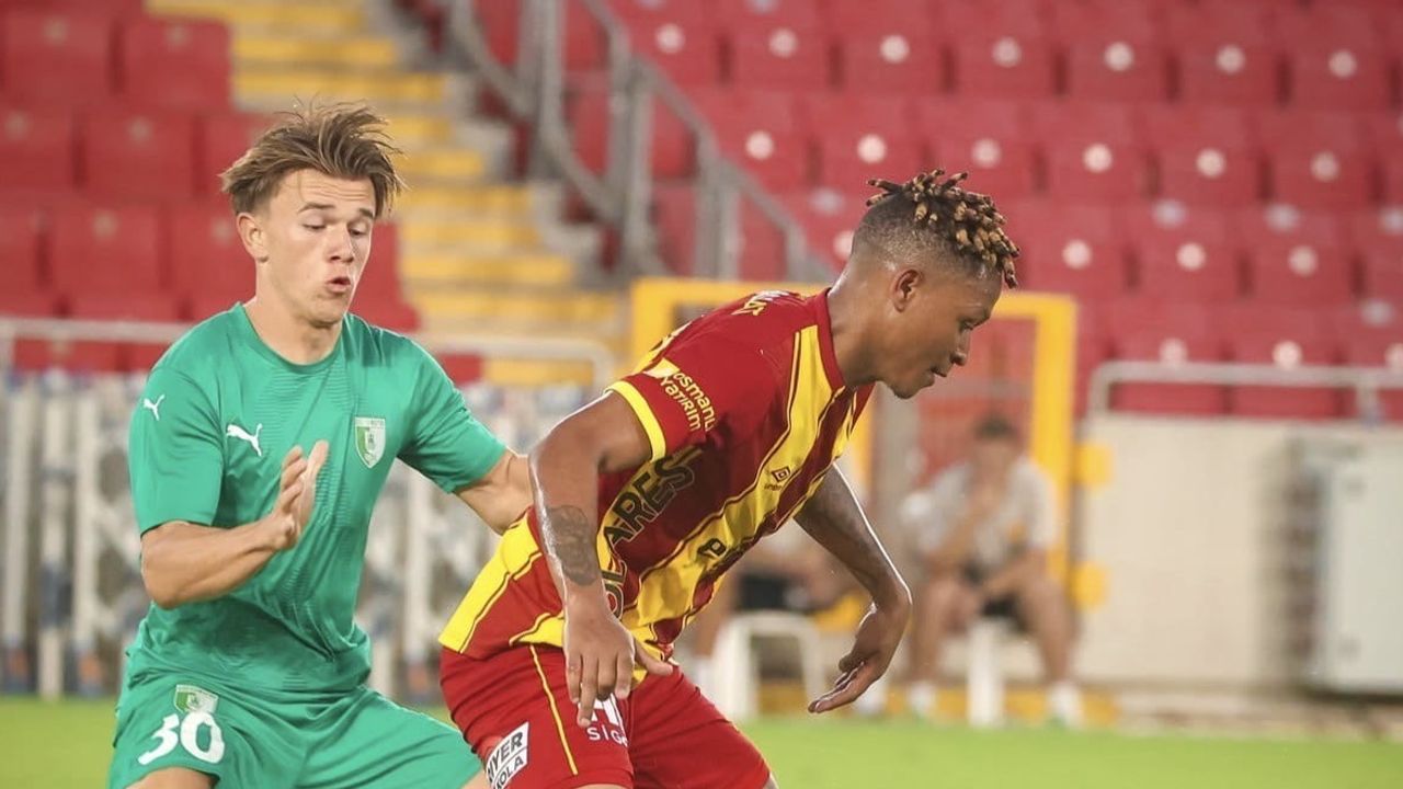 Göztepe Arda ve Efkan'la hazırlık maçını 2-0 kazandı