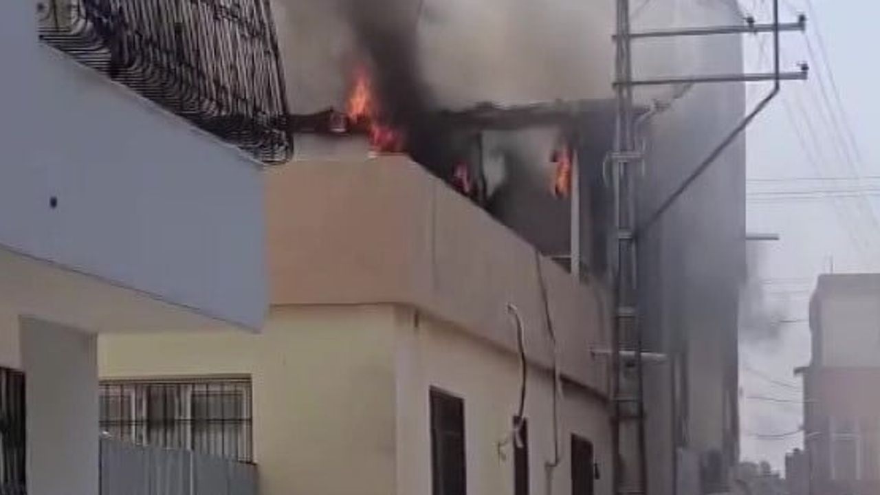 Gülbahçesi aile sağlığı merkezinde çatıda jeneratör yangını kontrol altına alındı
