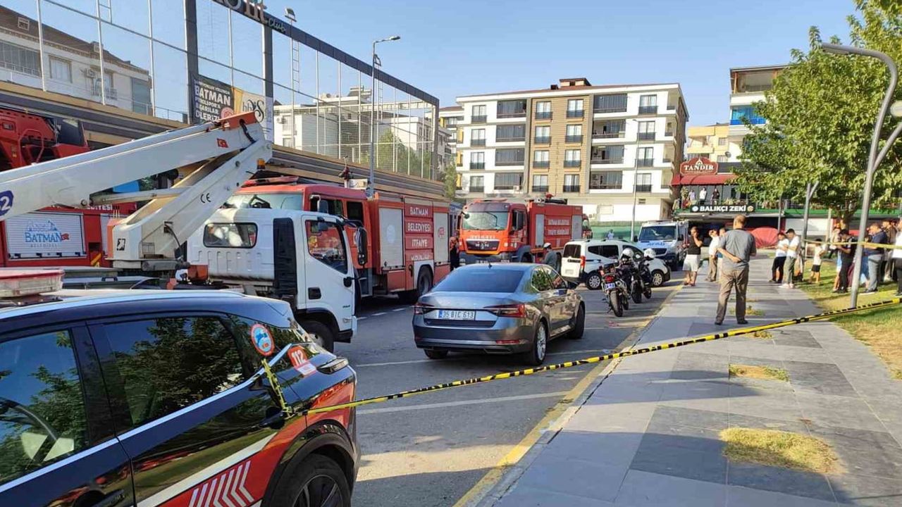 Gültepe’de spor salonunda sauna yangını: 2 kişi yaşamını yitirdi, 9 yaralı
