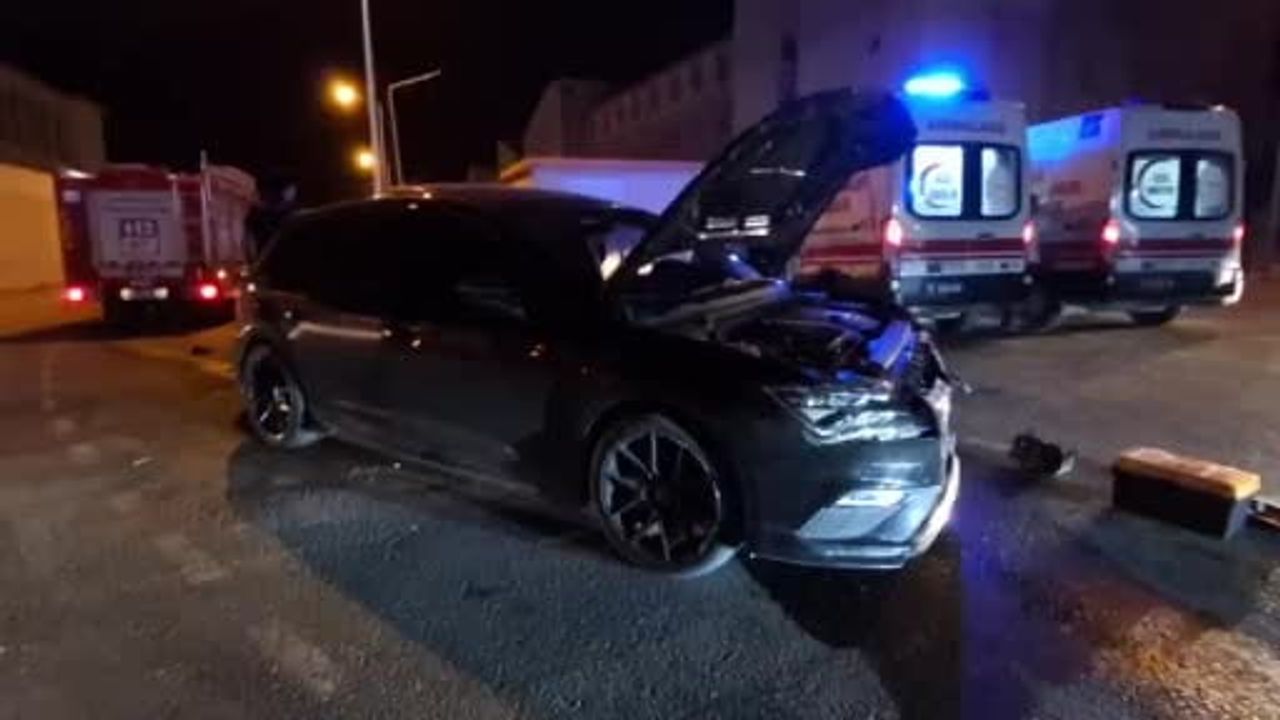 Gültepe Mahallesi'nde gece çarpışması: iki yaralı