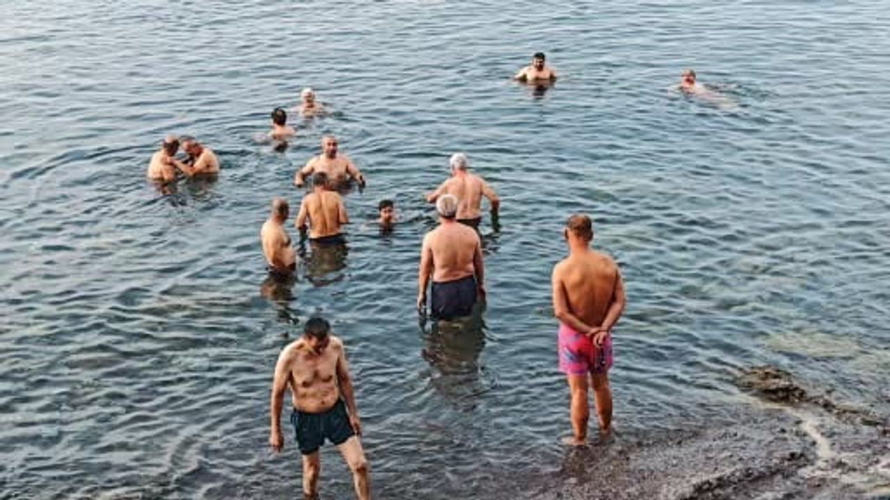 Güne sodalı suyla merhaba: Ahlat'ta 50-80 yaş arası yetişkinlerin sabah buluşması