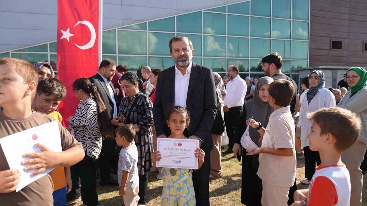 Gürsu'da yaz kursları 600 çocuğu suyla buluşturdu
