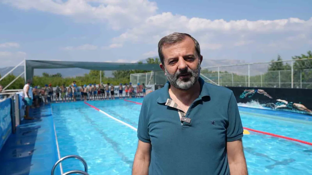 Gürsu'da yüzme bilmeyen çocuklara ücretsiz eğitim fırsatı