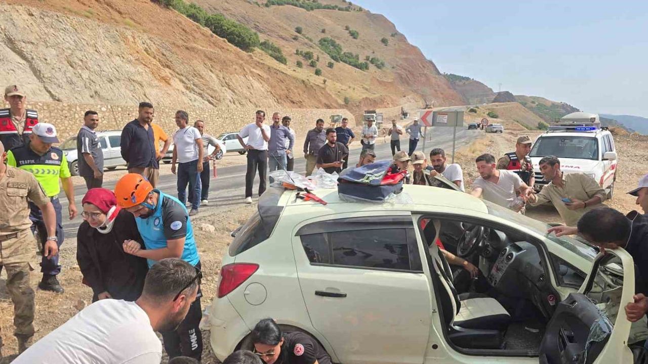 Hacılar köyü mevkiinde sürücünün hakimiyetini kaybettiği kaza: üç yaralı