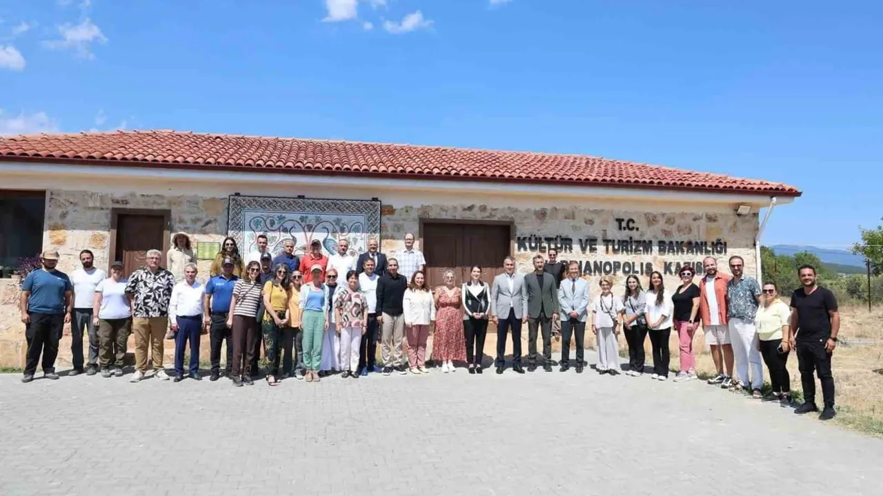 Hadrianopolis’te arkeo-terapi buluşması: kültürel miras sanatla ortak belleğe taşındı