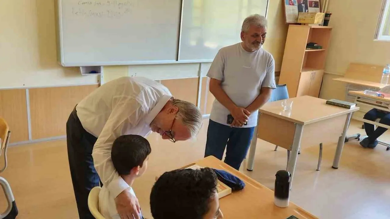 Hafız adaylarının yanında: Müftü Can'dan kurslara yerinde destek