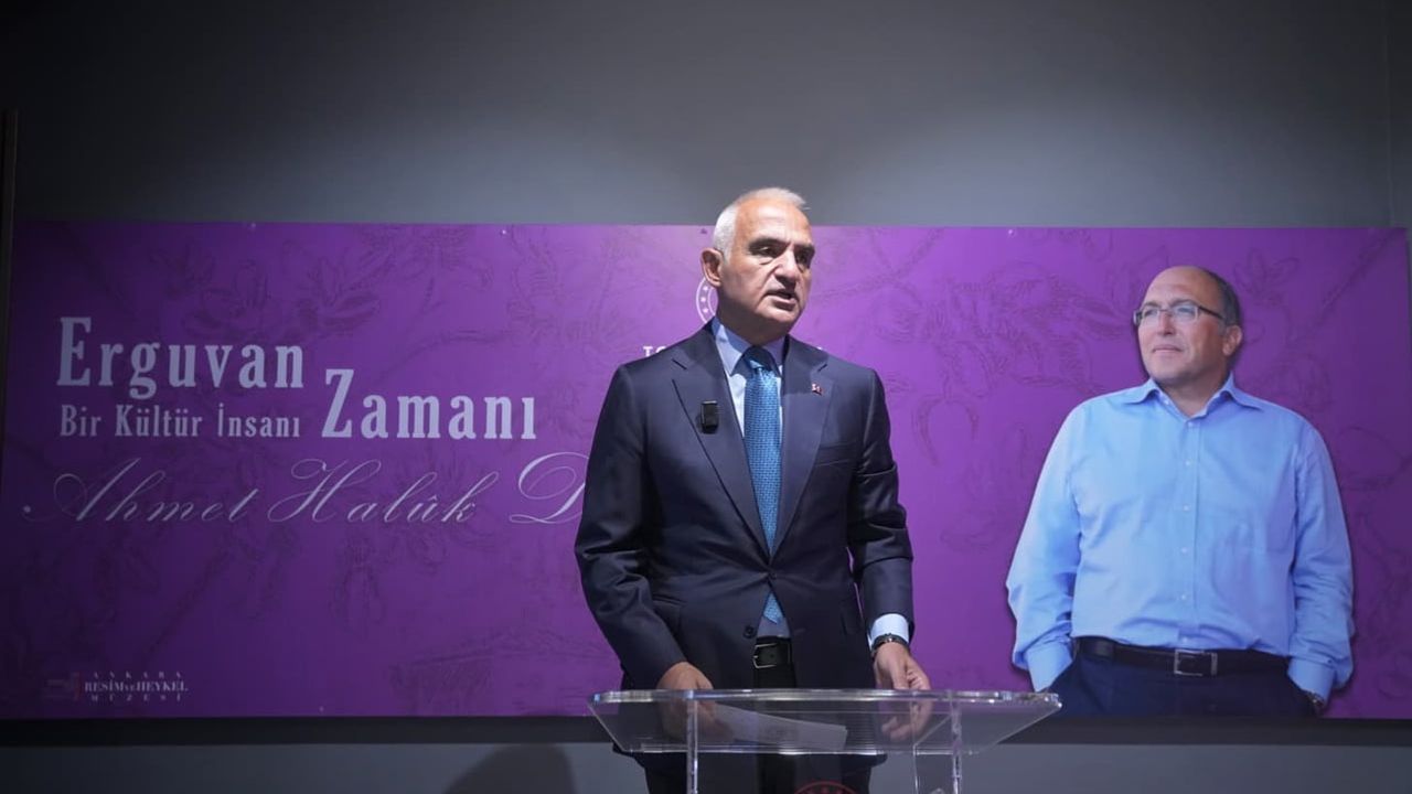 Hafızalarda kalan bir öğretmenin mirası: Ahmet Haluk Dursun'u anma sergisi