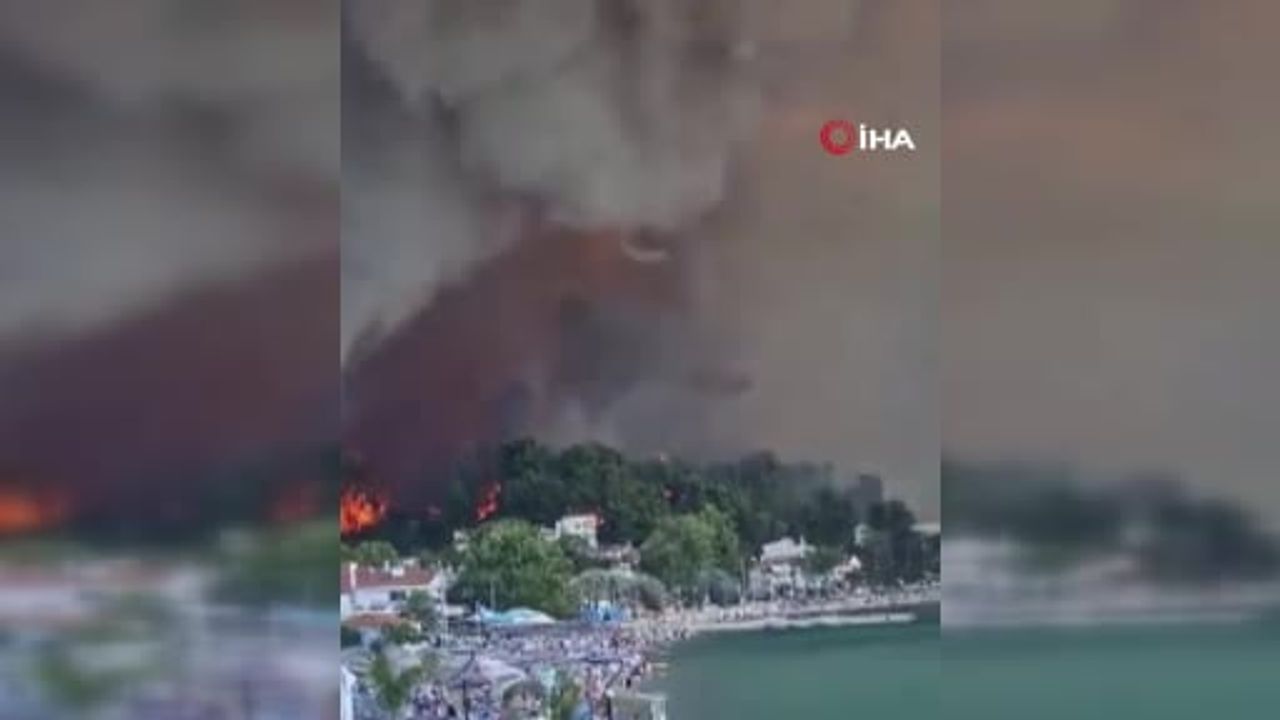 Halkidiki'de büyük yangın: 350 hektar küle döndü, köyde evler yandı