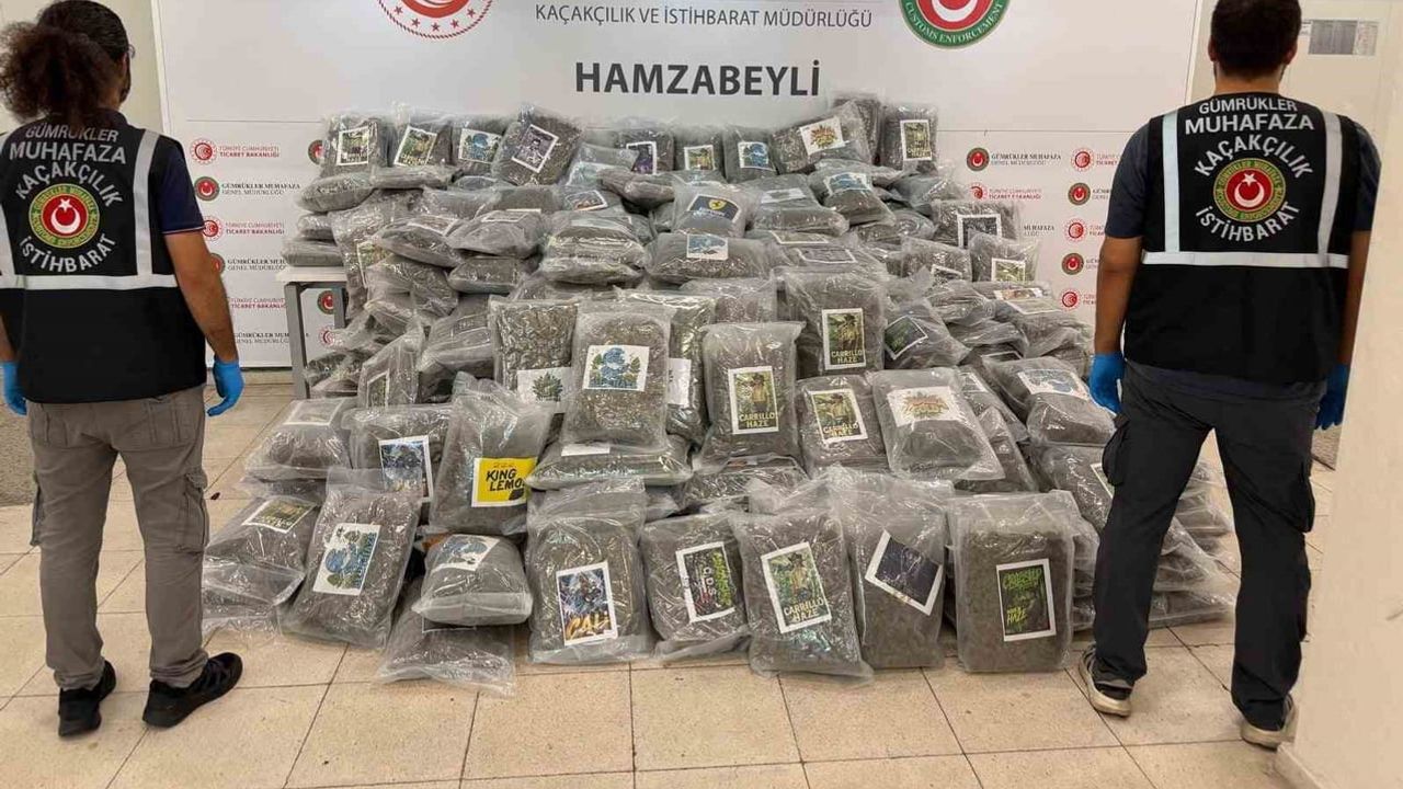 Hamzabeyli'de risk analizinin işaret ettiği araçta 287 kilogram 910 gram esrar yakalandı