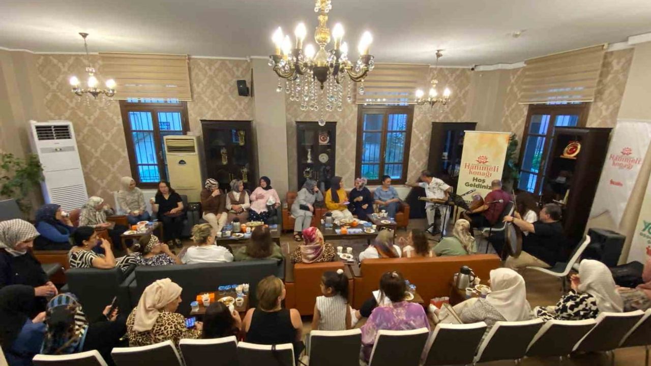Hanımeli Konağı'nda fasıl gecesiyle güçlenen kadın dayanışması