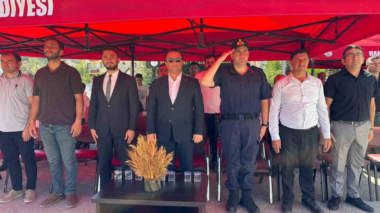 Hanönü'nde yaz kursunu tamamlayan çocuklar sahne aldı