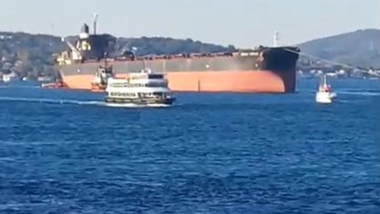Hasarlı Great Ocean römorkör eşliğinde İstanbul Boğazı'ndan geçti