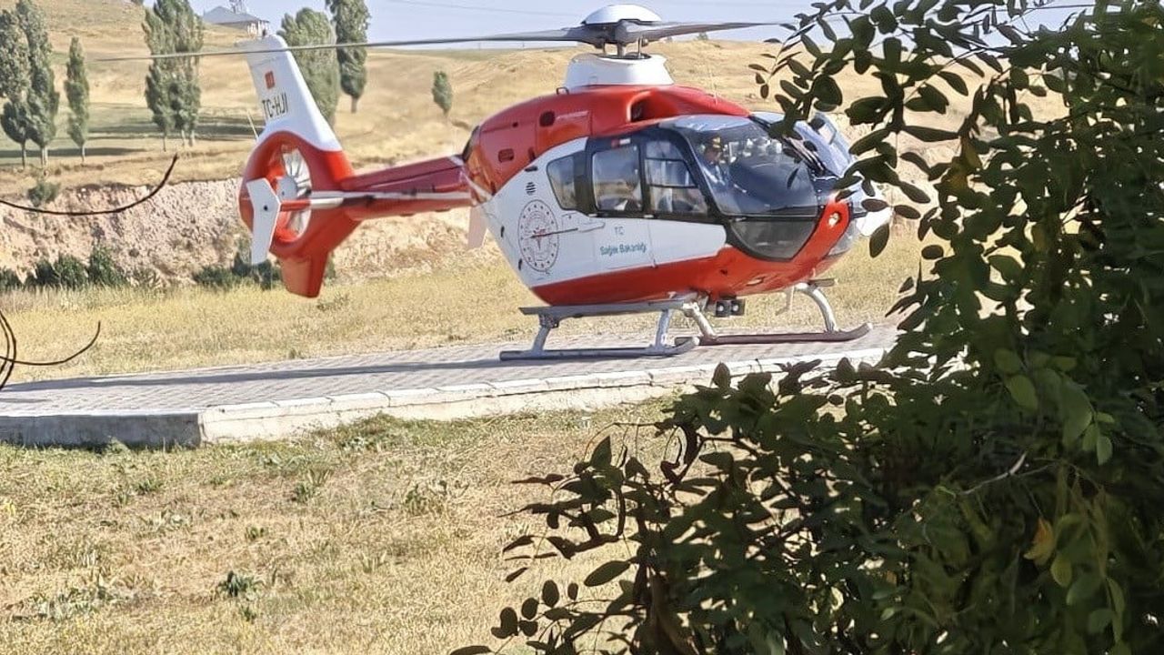 Hava köprüsü kuruldu: entübe 77 yaşındaki hasta Erzurum'da ileri tedaviye alındı