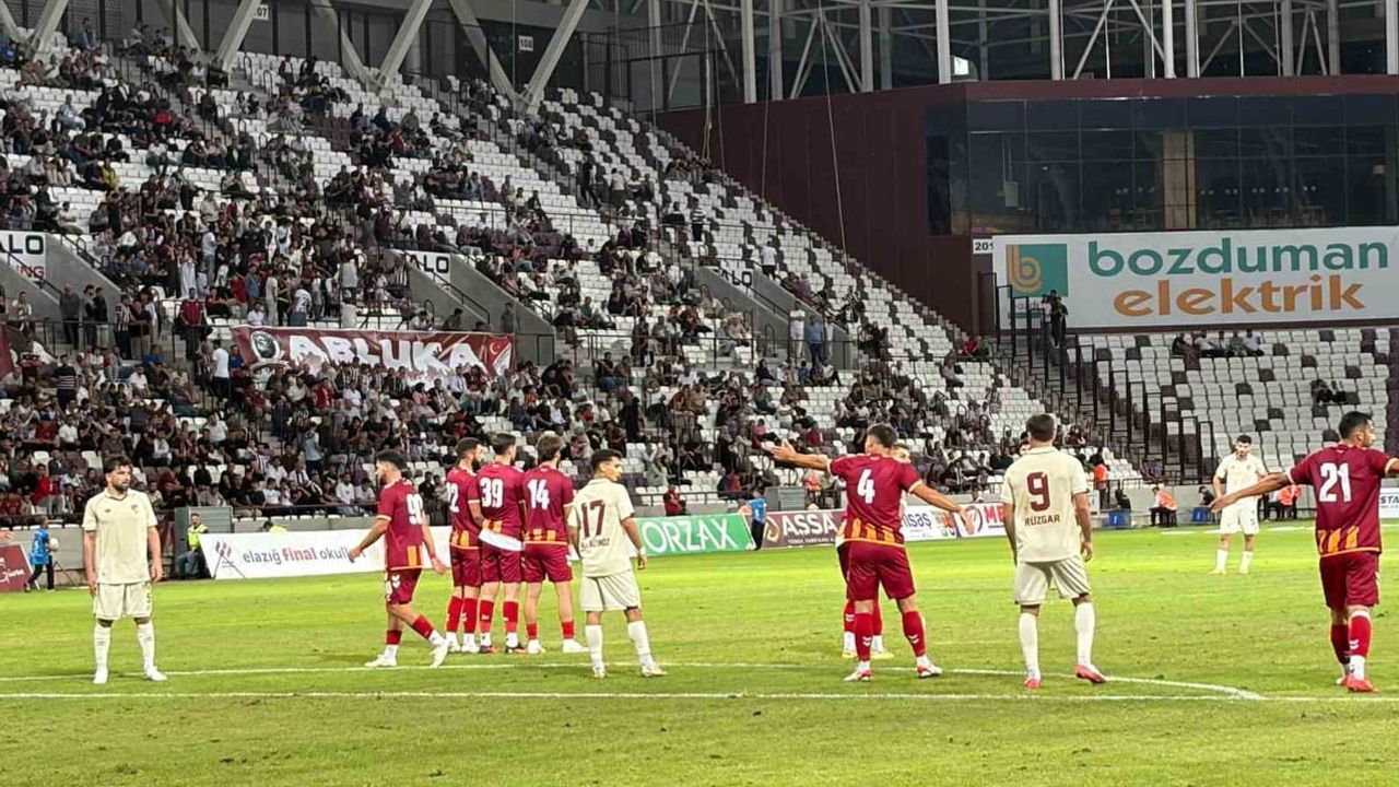 Hazırlık maçı dostlukla bitti: Elazığspor 2-2 Malatya Yeşilyurtspor