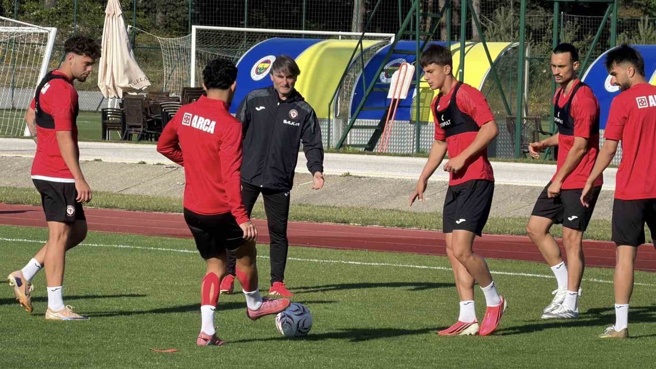 Hazırlıklar yoğunlaşıyor: Çorum FK Topuk Yaylası'nda taktik çalışıyor