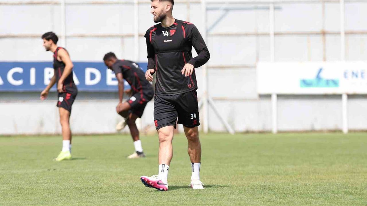 Hazırlıklarını taktik prova üzerine kuran Sivasspor