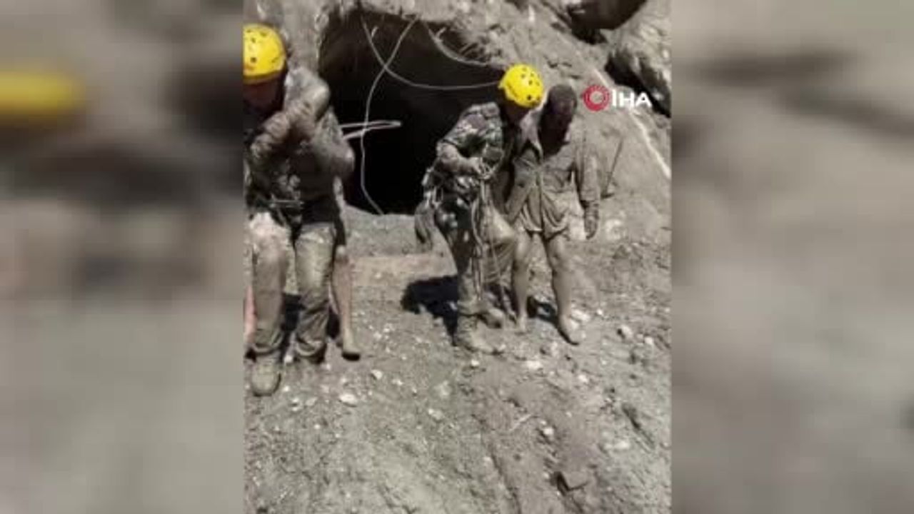himalayalar’dan kopan buzulun yol açtığı taşkında can kaybı 547’ye yükseldi