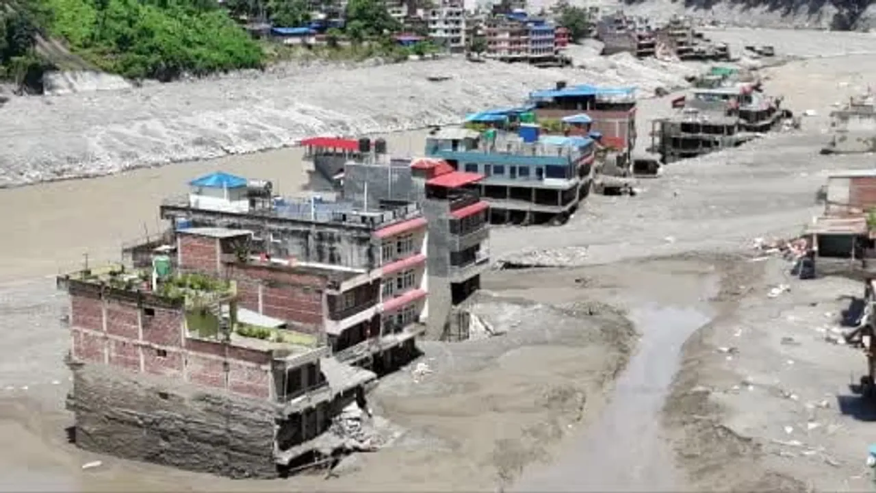 Himalayalardan kopan buzul taşkını: Nepal'de can kaybı 475'e yükseldi