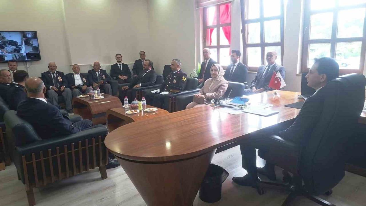 Hisarcık'ta 30 ağustos törenleri protokol ve vatandaşları buluşturdu