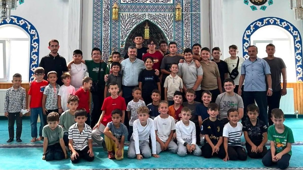 Hisarcık'ta Yenidoğan Camii'nde yaz Kur'an kursu coşkuyla tamamlandı