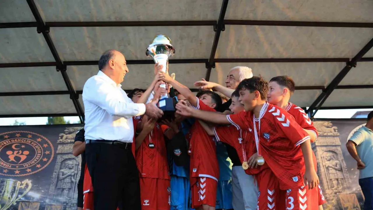 Hitit Cup'ta genç yeteneklerin rekabeti sona erdi: şampiyon Samsun Kadıköy Spor
