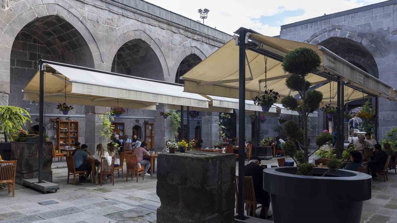 Hunat medresesi Kayseri'de Selçuklu mirasını gün yüzüne çıkarıyor