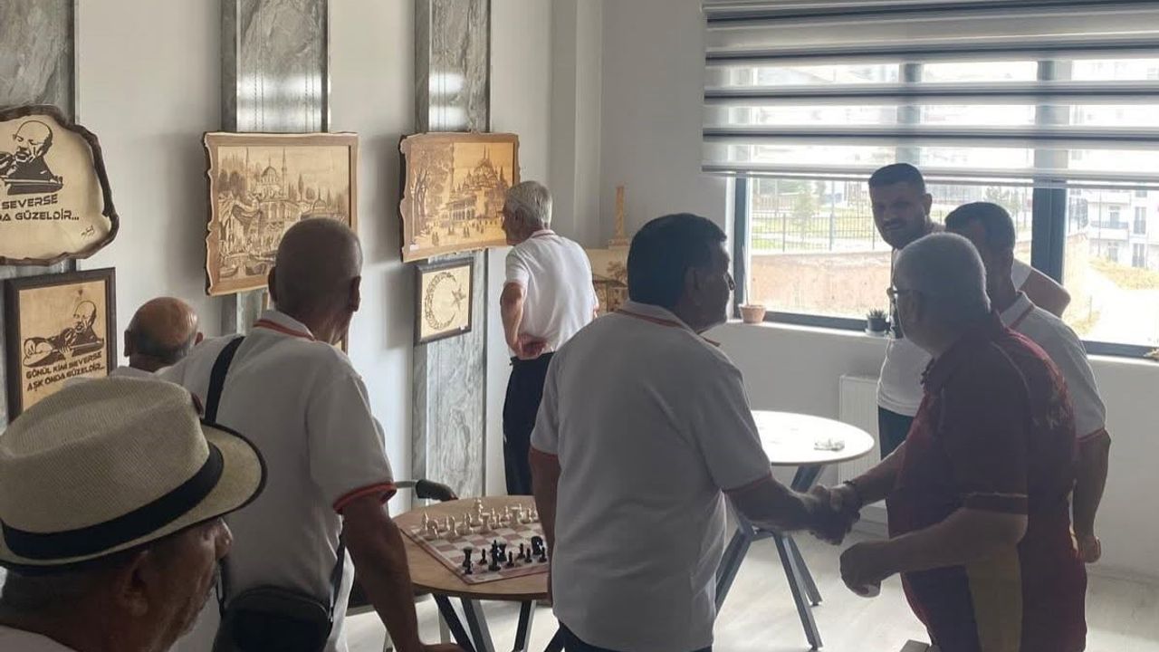 Huzurevi sakinleri Kapadokya'da doğa ve tarihle buluştu