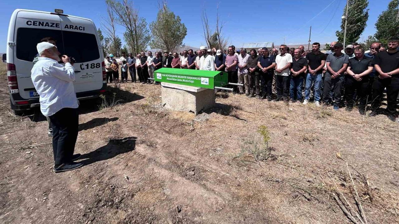 İHA bölge müdürünün acı kaybı: 21 yaşındaki oğlu toprağa verildi
