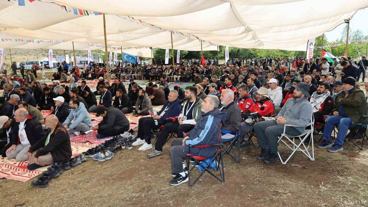 İHH teşkilatları Yahyalı Aladağlar'da buluştu; istişare ve eğitim öne çıktı