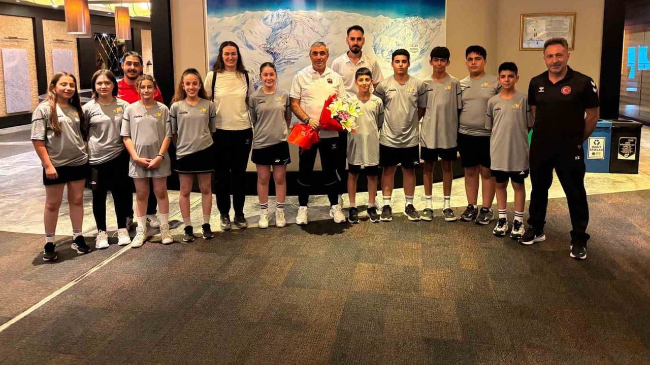 İki Erzincan ekibi Erzurum kampında spor kardeşliğini pekiştirdi