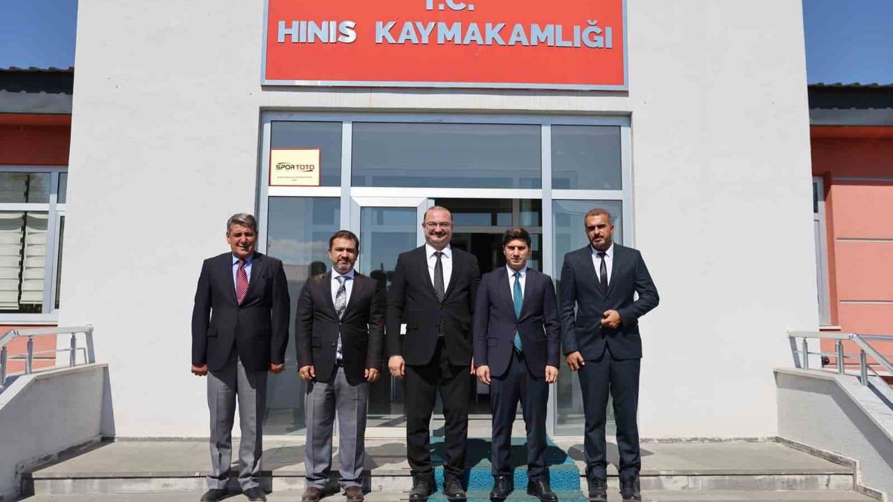 İlçelerde eğitim ve iş birliğini güçlendirme hedefiyle Hınıs ziyareti