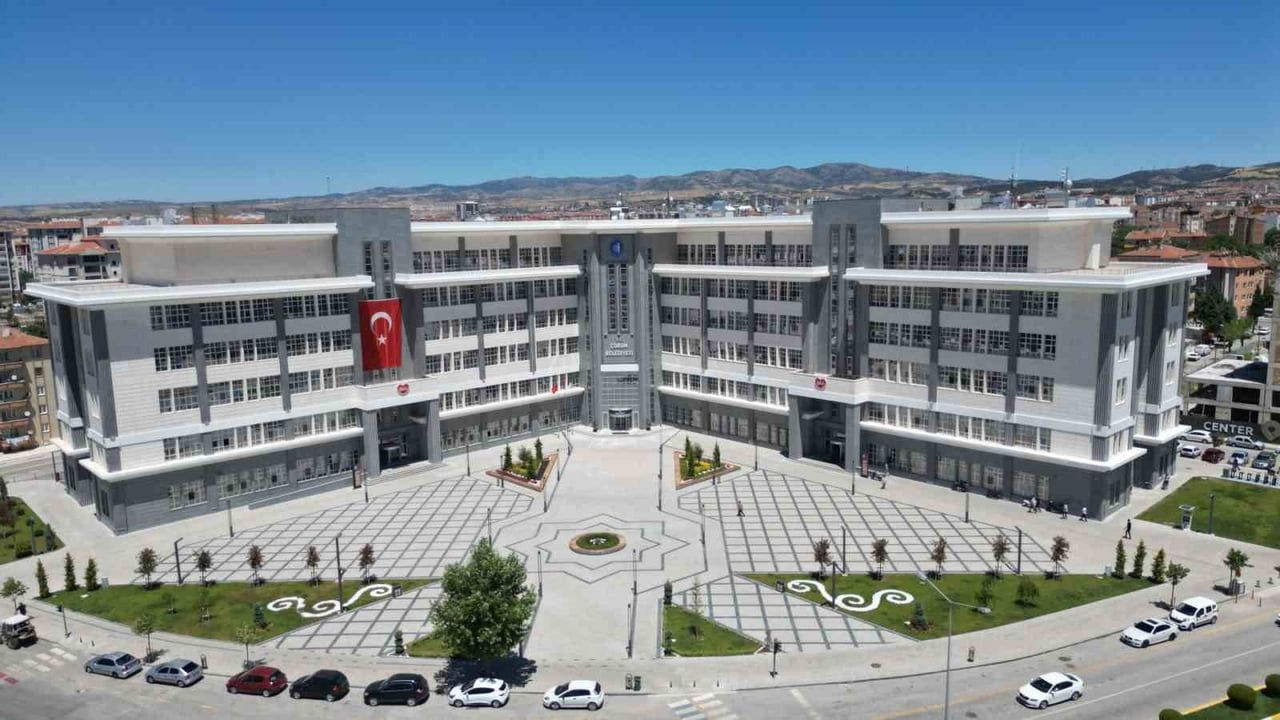 İlk harçlık Çorum Belediyesi'nden: öğrencilere 15 bin TL destek