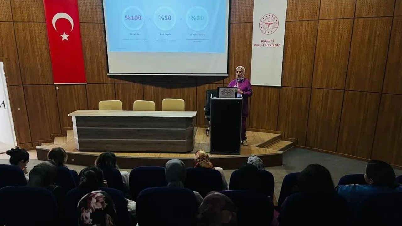 İlk koruma annenin memesinde: BDH'de emzirme eğitimi düzenlendi