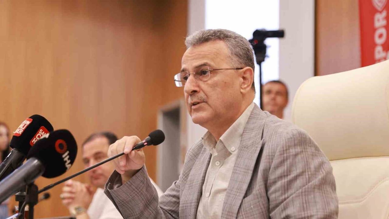 İlkadım'da parklar çocuklar için daha güvenli ve konforlu alanlara dönüşüyor