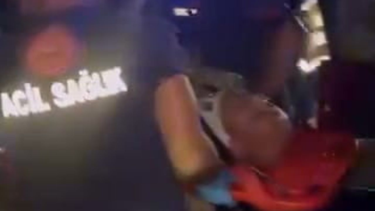 İnegöl'de gece yarısı şarampole devrilen otomobilde üç kişi yaralandı