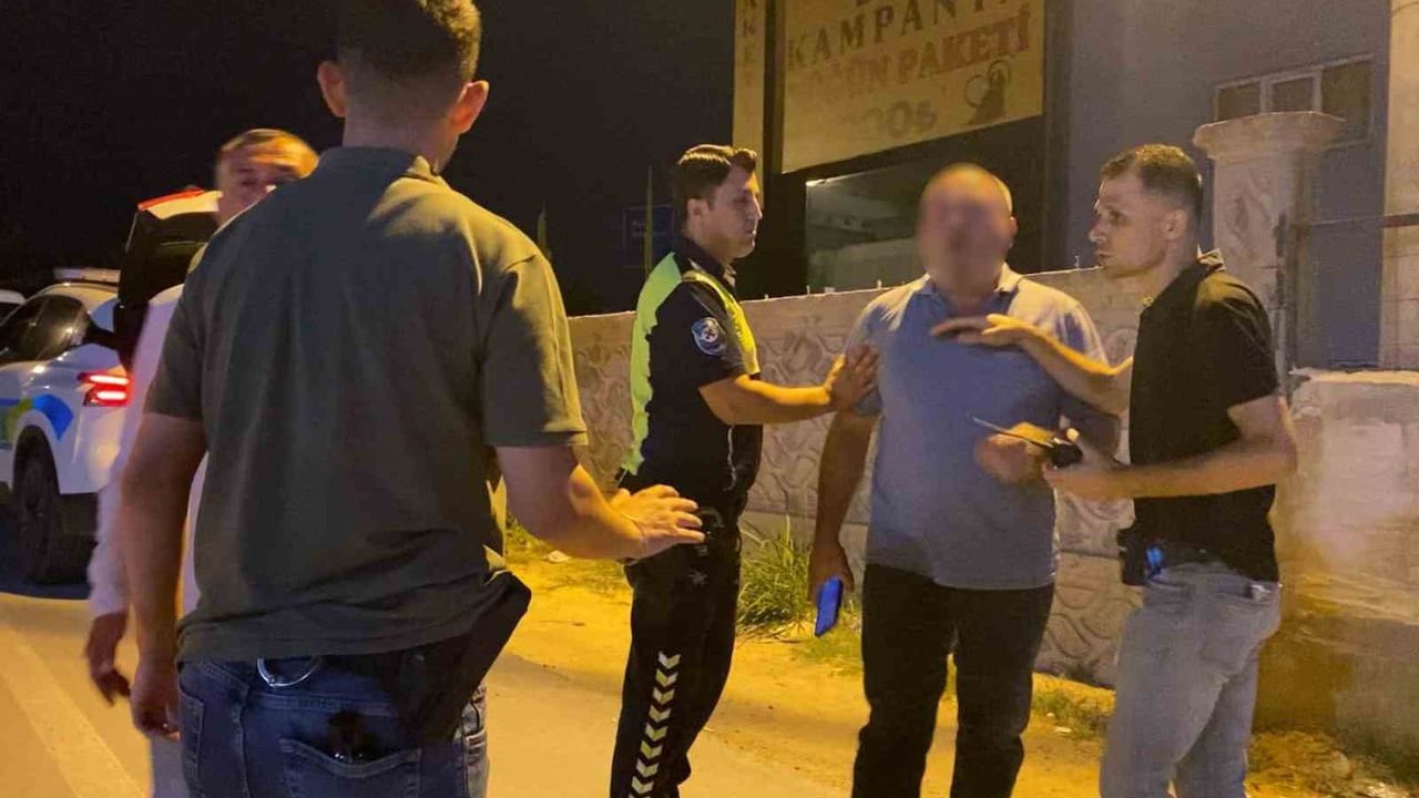 İnegöl'de üçüncü kez alkollü yakalanan sürücü ceza sonrası gazeteciye mermer fırlattı