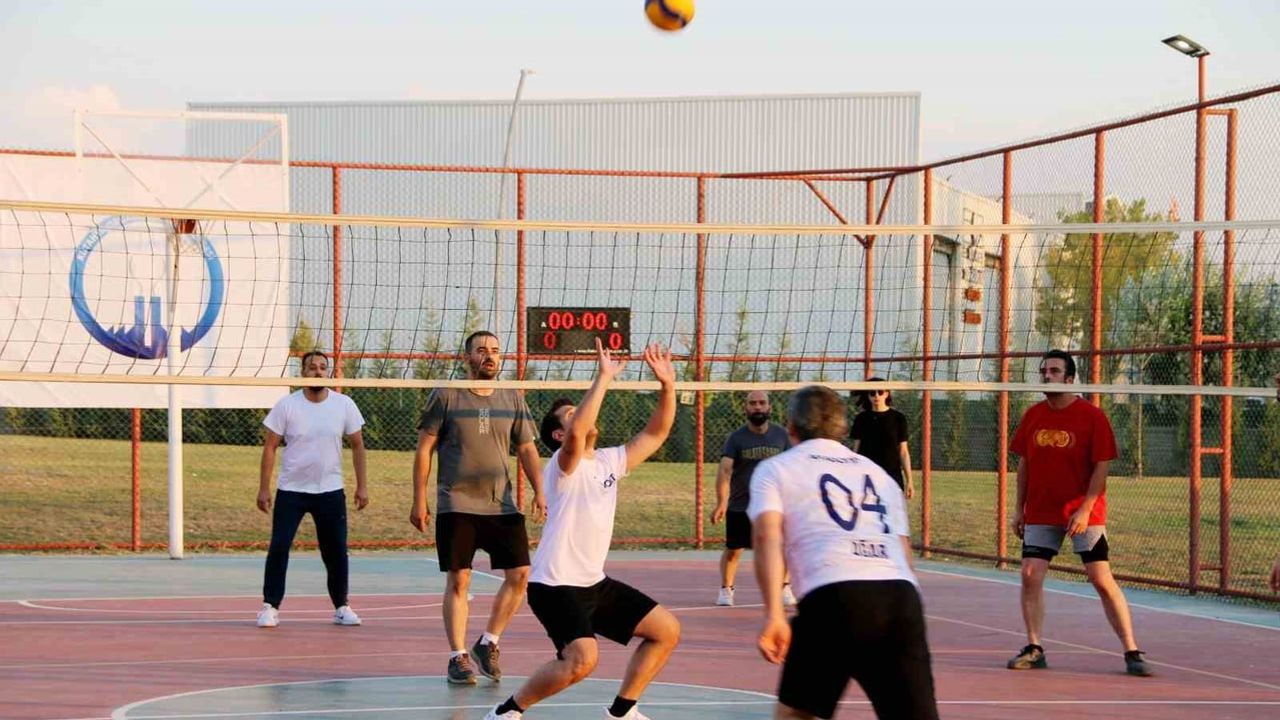 İş ortaklığı filede buluştu: Kütahya OSB müdürlüğü turnuvayı kazandı