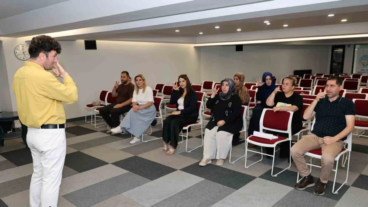 İşaret diliyle erişim: Talas Belediyesi personeli engelli iletişiminde yetkinlik kazandı