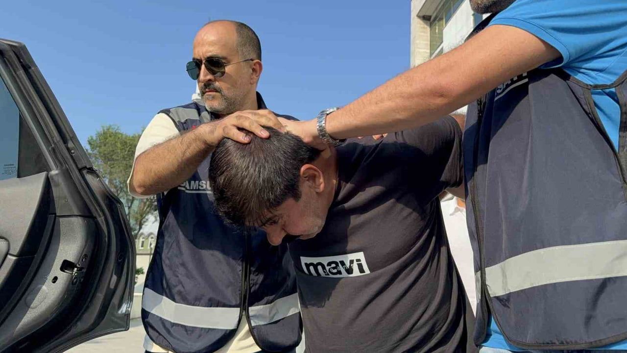 Işığın uzun süre yanmasıyla kontrol edilen evde 70 yaşındaki adam bıçaklanarak öldürülmüş bulundu