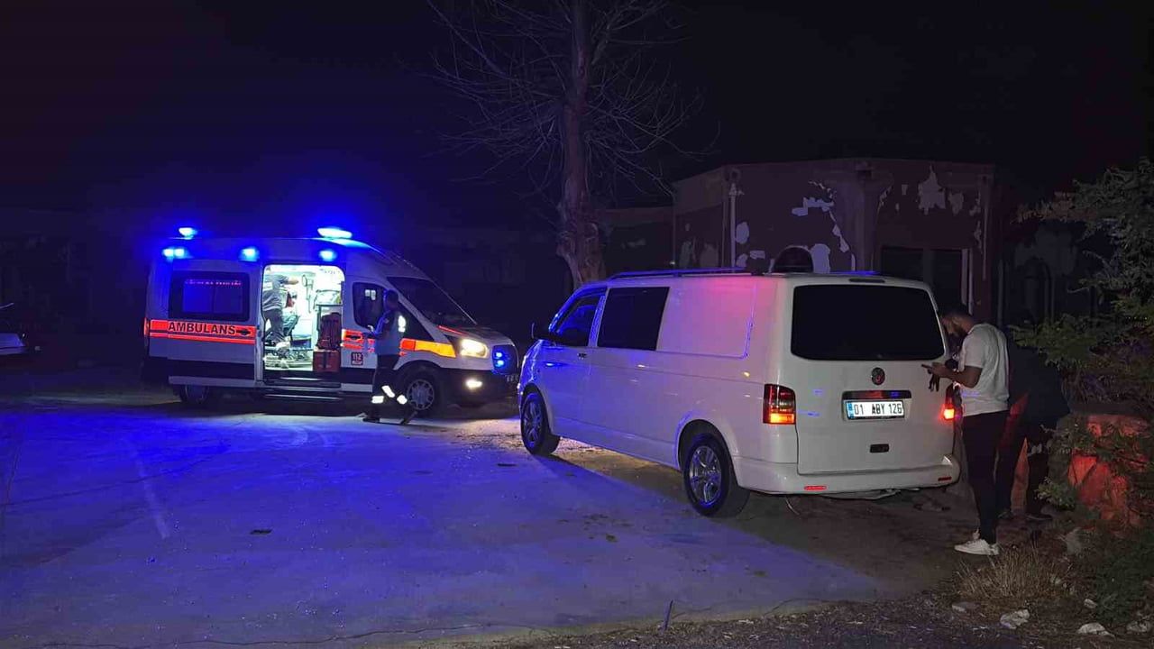 Işıkları yanan minibüste asılı beden bulundu, intihar şüphesi inceleniyor