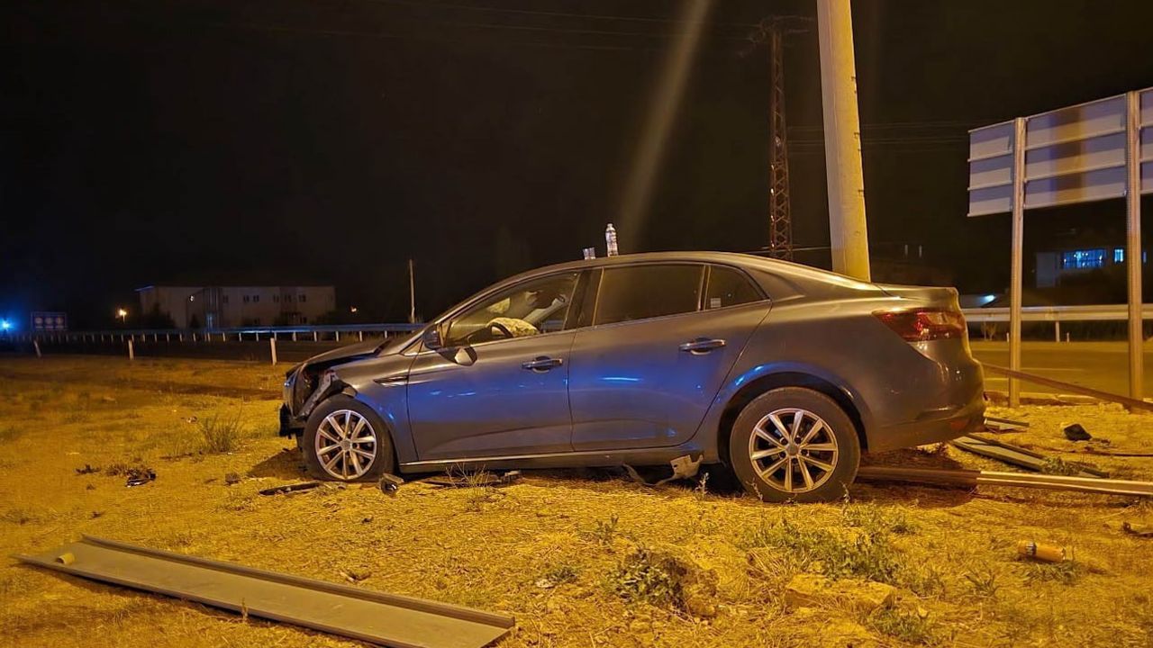 Isparta’da kavşakta çarpışma: 3 yaralı