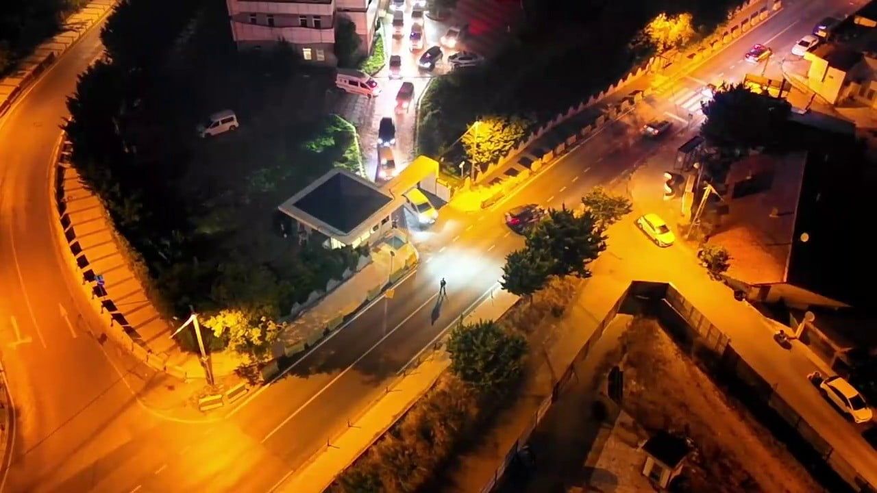 İstanbul'da yemek çantasında uyuşturucu taşıyan motokuryenin de aralarında olduğu 16 gözaltı