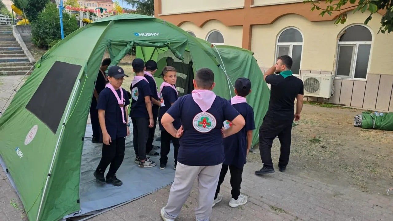 İzciler çadırda öğreniyor: uygulamalı kamp eğitimi Boyabat'ta