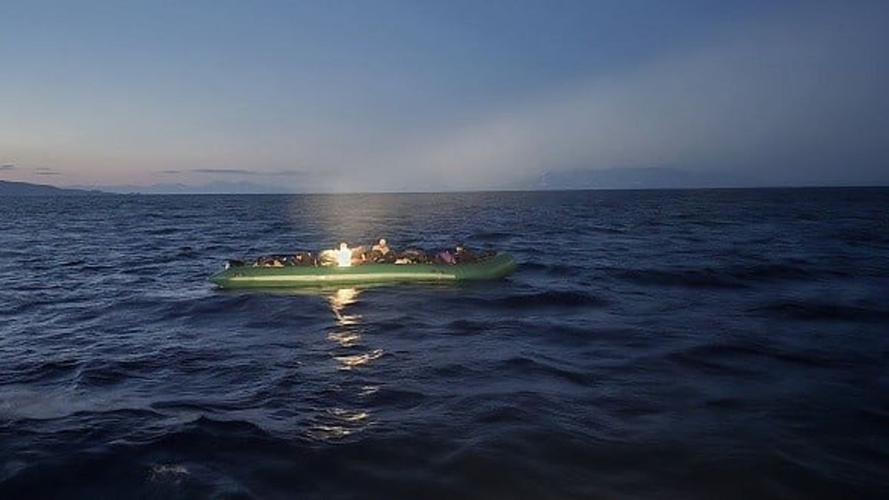 İzmir açıklarında iki operasyonda 67 kişi denizden alındı