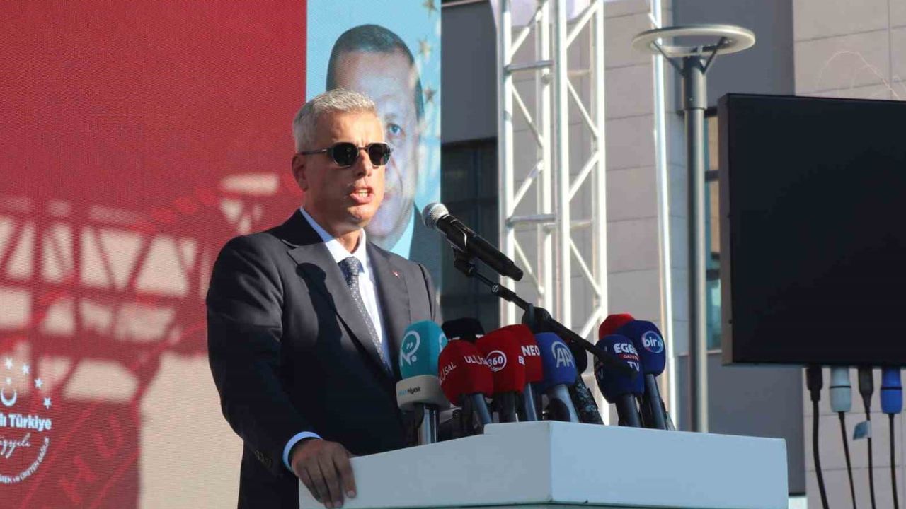 İzmir'e sağlıkta yeni soluk: Tınaztepe'ye 1.800 yataklı şehir hastanesi geliyor