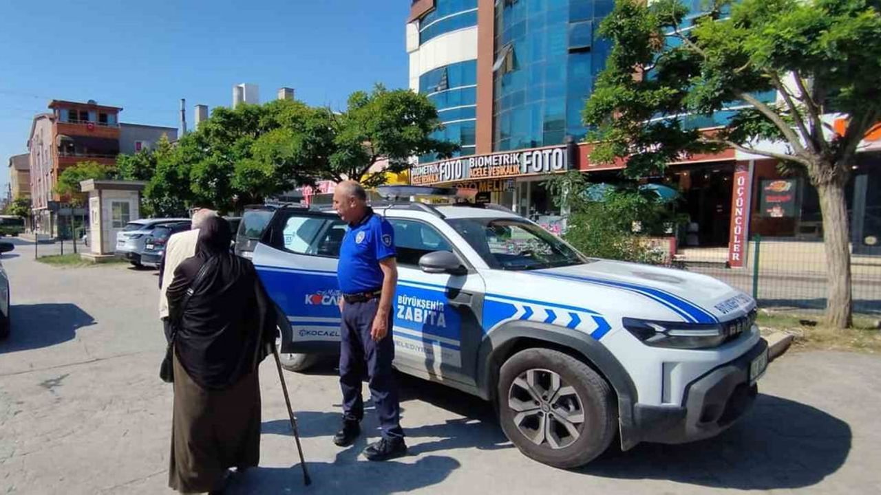 İzmit'te kaybolan Belçikalı çiftin imdadına zabıta yetişti