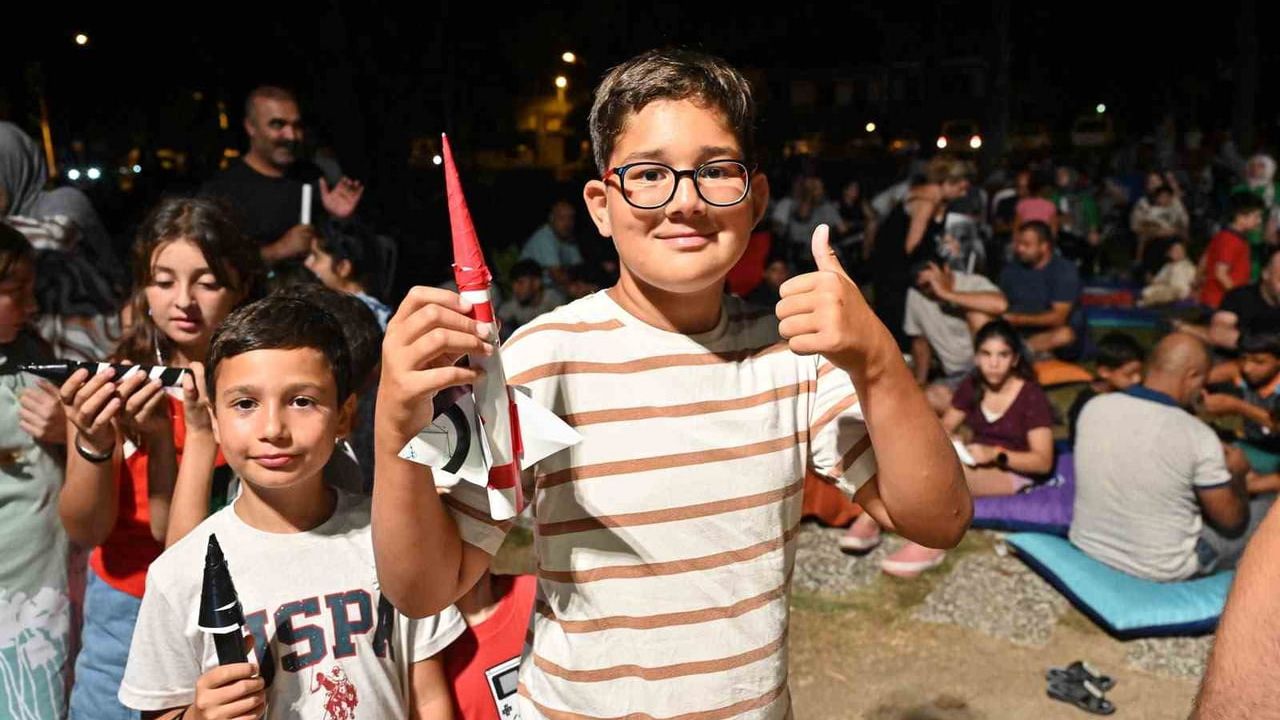 İznik sahilinde bilim şöleni: gençler sanalla mikroskopla buluştu